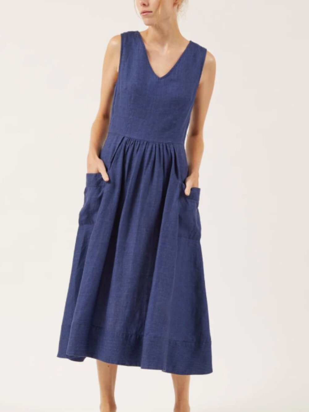 BLACK- Naïf Montréal 100% Linen "ELSA" Sleeveless V-Neck Dress - EUC- Small